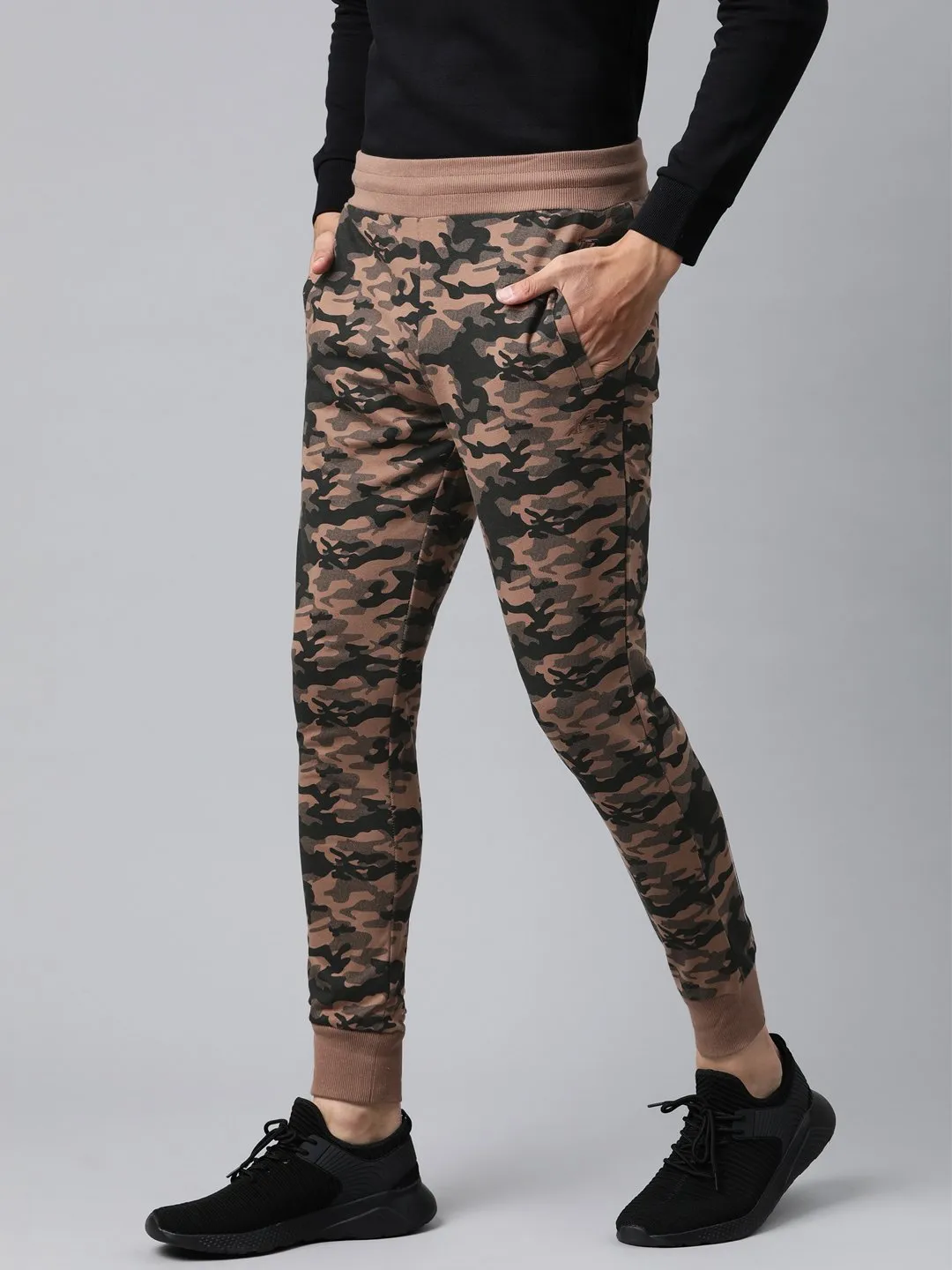 Alcis Men Brown & Black Camouflage Print Joggers