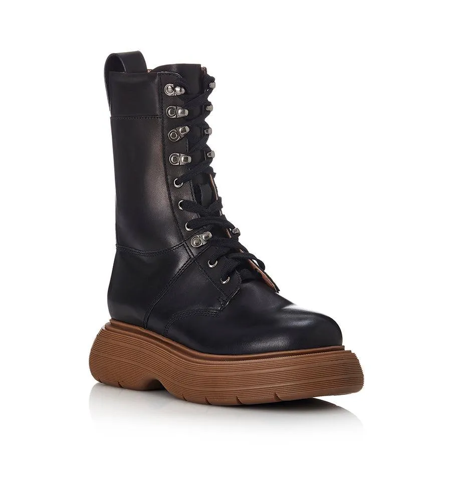 Alias Mae Spencer Boot in Black and Gum