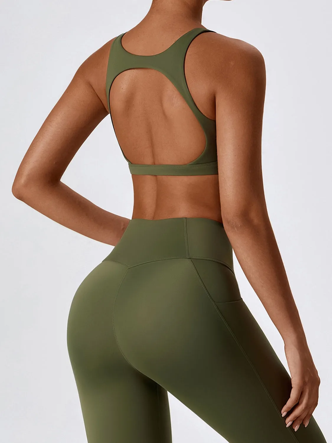 *APP EXCLUSIVE* Cutout Sports Square Neck Sports Bra