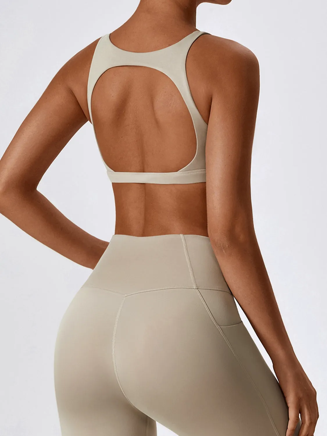 *APP EXCLUSIVE* Cutout Sports Square Neck Sports Bra