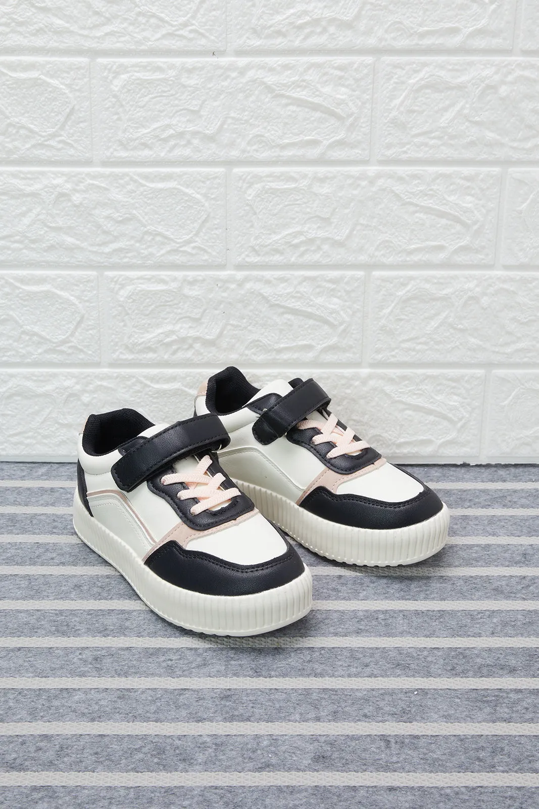 Girls White And Black Sneaker