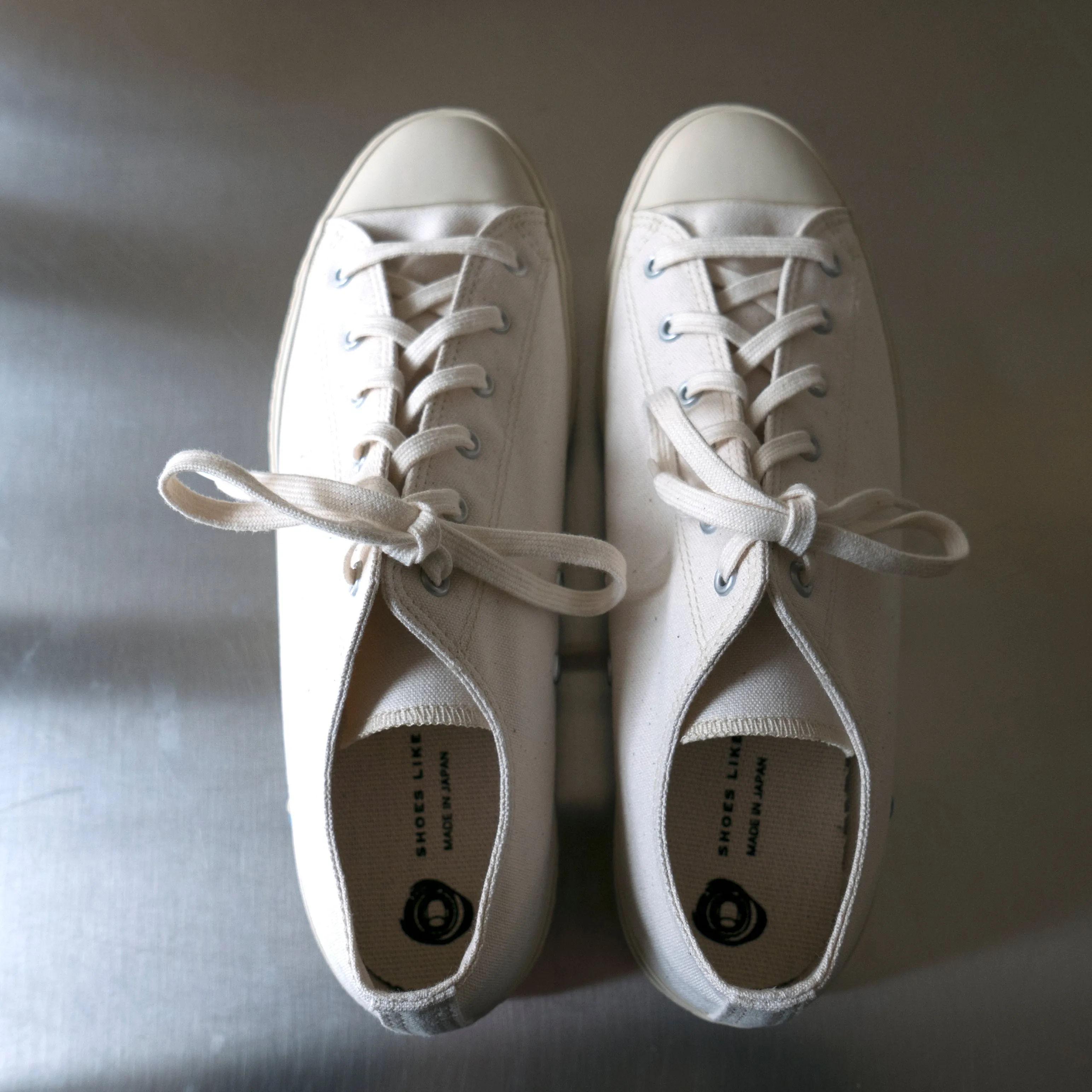 Model I in White - Kurume Fine Vulcanized