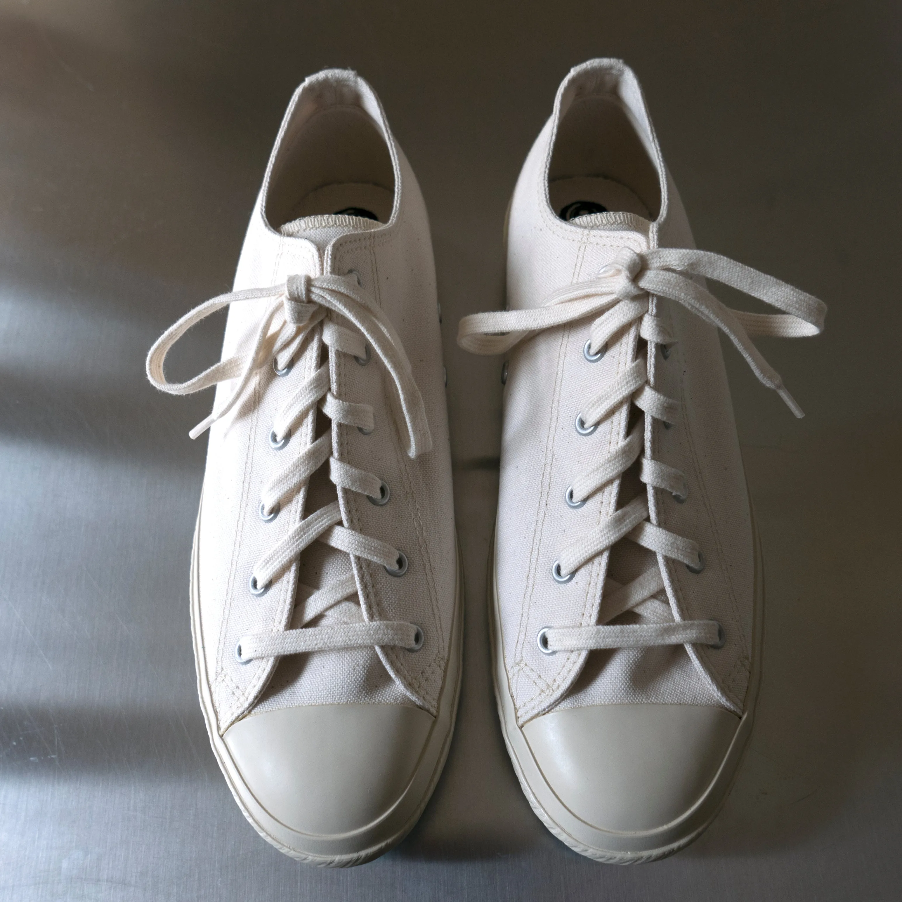 Model I in White - Kurume Fine Vulcanized