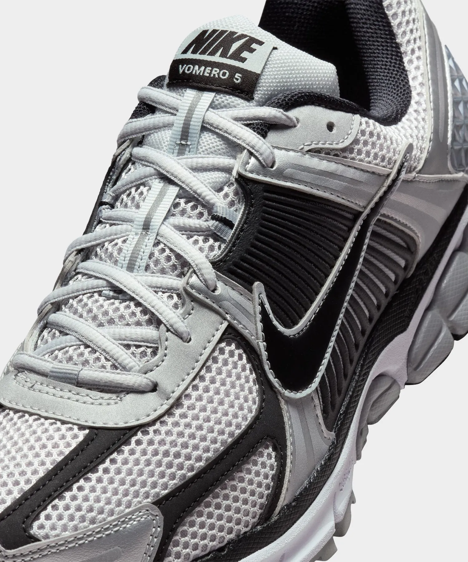 Nike Zoom Vomero in Metallic Silver / Pure Platinum